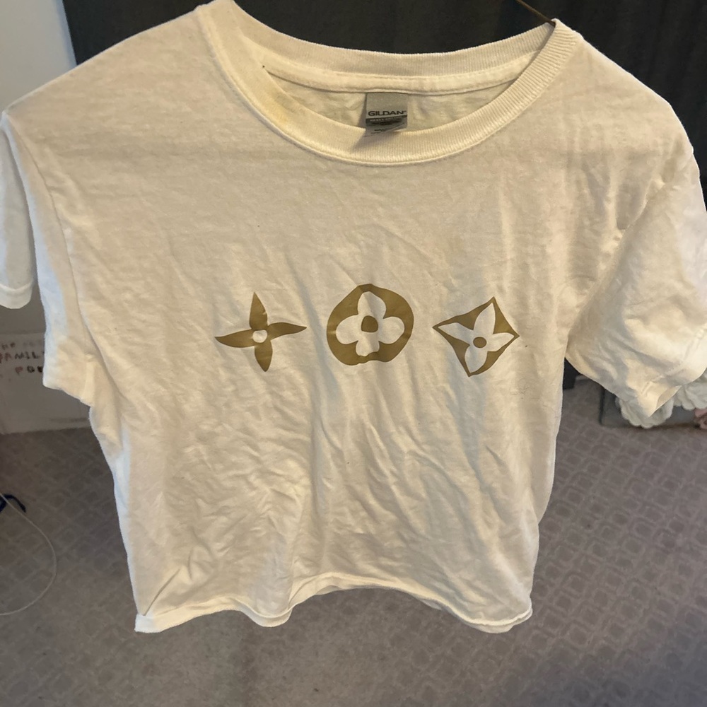 Designer inspired logo short sleeve shirt. - Picture 9 of 15